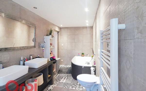 Maison à vendre    8 pièces •  Toulon