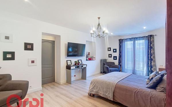 Maison à vendre    8 pièces •  Toulon