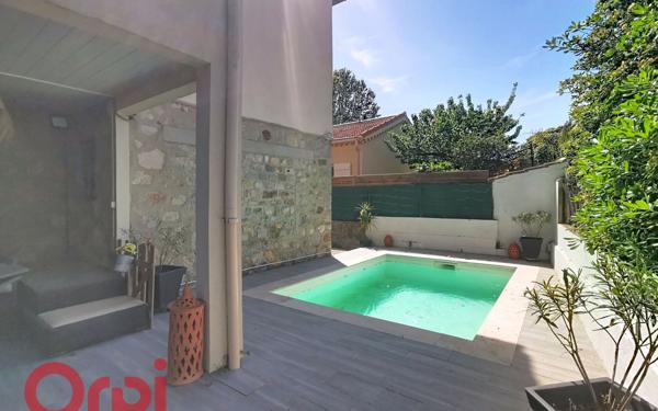 Maison à vendre    8 pièces •  Toulon