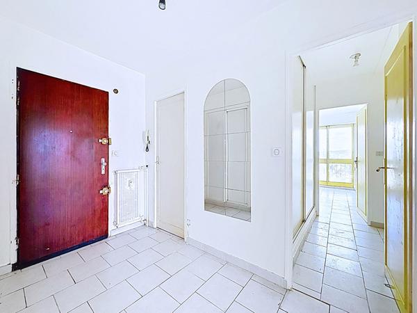 Appartement Avignon 3 pièces 69 m2 - dernier étage avec ascenseur - vue panoramique