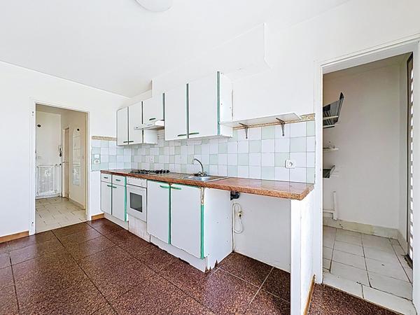 Appartement Avignon 3 pièces 69 m2 - dernier étage avec ascenseur - vue panoramique