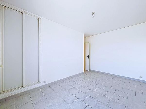Appartement Avignon 3 pièces 69 m2 - dernier étage avec ascenseur - vue panoramique