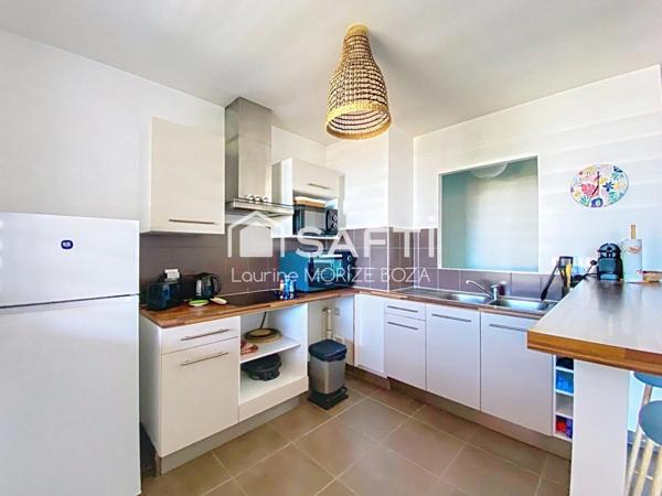 T2 vue mer avec piscine et parking - St Gilles