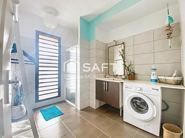 T2 vue mer avec piscine et parking - St Gilles