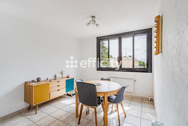 Appartement
         4 pièces
        - 72 m² 199 000 € *