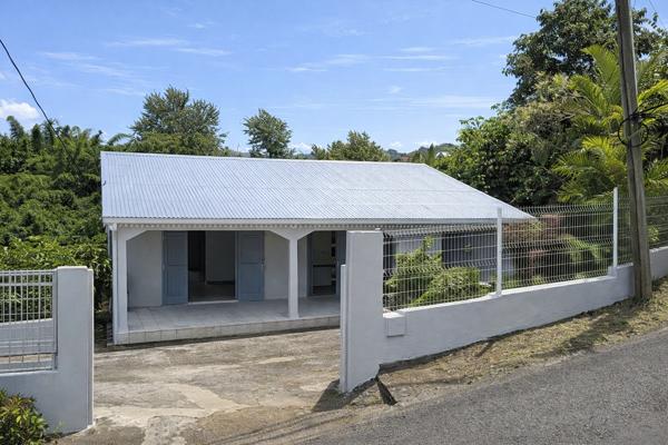 Villa F3 à Tan Rouge Saint Gilles les Hauts