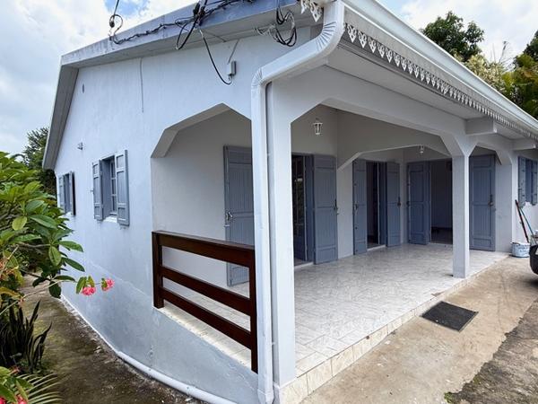 Villa F3 à Tan Rouge Saint Gilles les Hauts