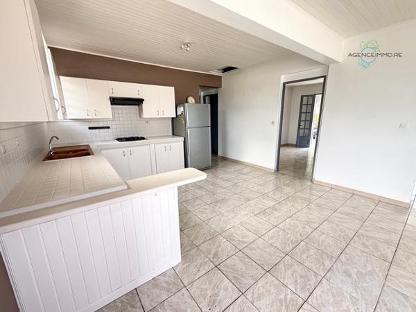 Villa F3 à Tan Rouge Saint Gilles les Hauts