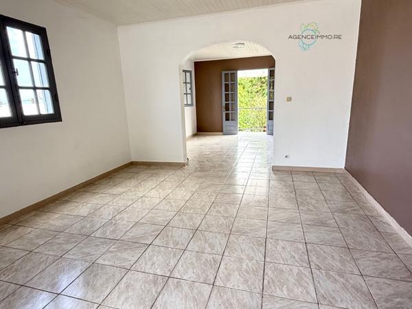 Villa F3 à Tan Rouge Saint Gilles les Hauts