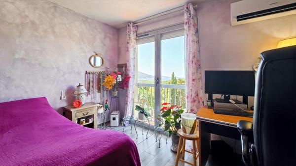 A saisir à Propriano, appartement  indépendant de type 3 de 73 m2 avec jardinet et vue mer