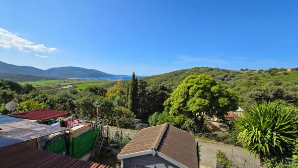 A saisir à Propriano, appartement  indépendant de type 3 de 73 m2 avec jardinet et vue mer