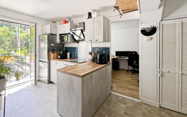 Appartement à vendre    3 pièces • 54 m2 L'Escarène