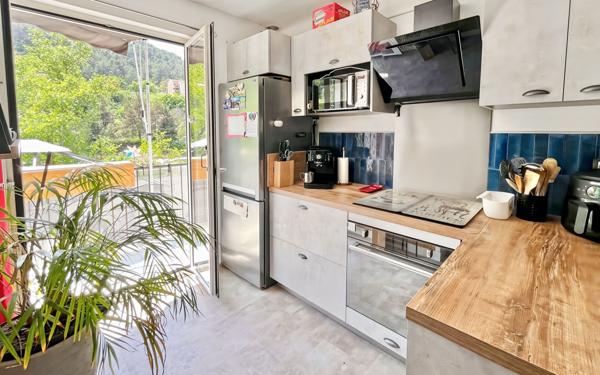 Appartement à vendre    3 pièces • 54 m2 L'Escarène