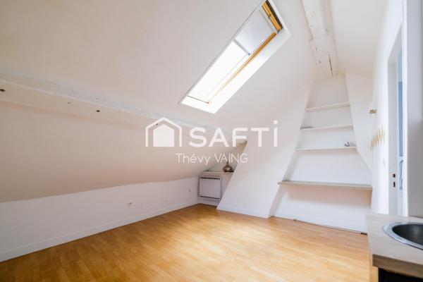 Centre-historique, dernier étage, calme