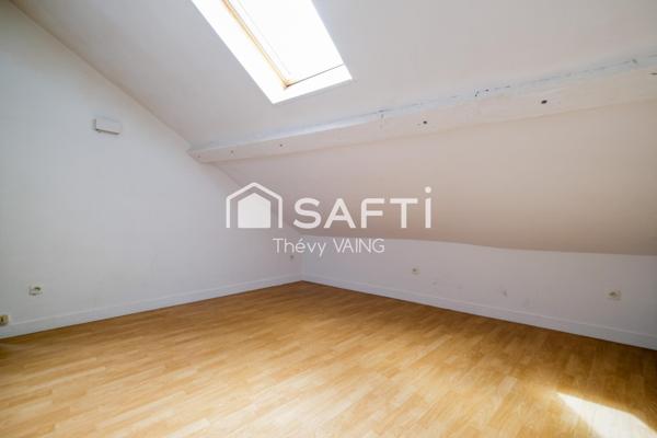 Centre-historique, dernier étage, calme