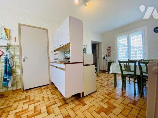 A Vendre à Trégastel (22730), Pavillon de plain-pied +étage, de type 5 (4 ch + 2 SdE), d'une su...