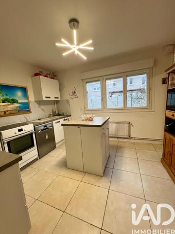 Maison à vendre 8 pièces 191 m² Bourges