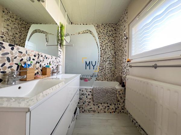 CHARMANTE MAISON BATÎR - CONQUERANTS