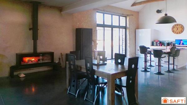 Bien rare ancien corps de ferme avec grange restaurée en maison d'habitation et longère