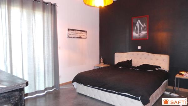 Bien rare ancien corps de ferme avec grange restaurée en maison d'habitation et longère