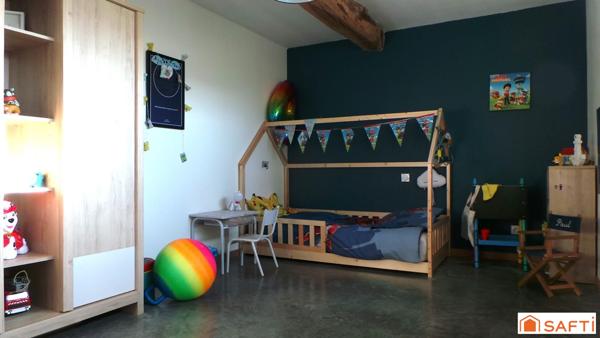 Bien rare ancien corps de ferme avec grange restaurée en maison d'habitation et longère