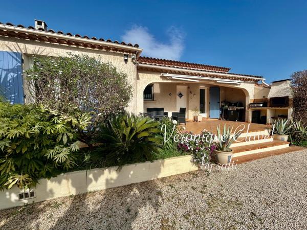 Villa provençale de 130m2 posée sur un terrain  paysagé de 1138m2