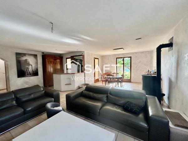 Villa provençale de 130m2 posée sur un terrain  paysagé de 1138m2