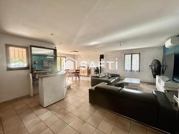 Villa provençale de 130m2 posée sur un terrain  paysagé de 1138m2