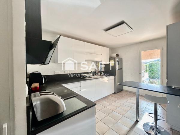 Villa provençale de 130m2 posée sur un terrain  paysagé de 1138m2