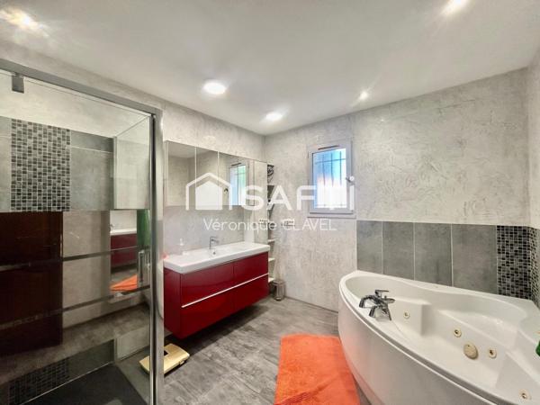 Villa provençale de 130m2 posée sur un terrain  paysagé de 1138m2