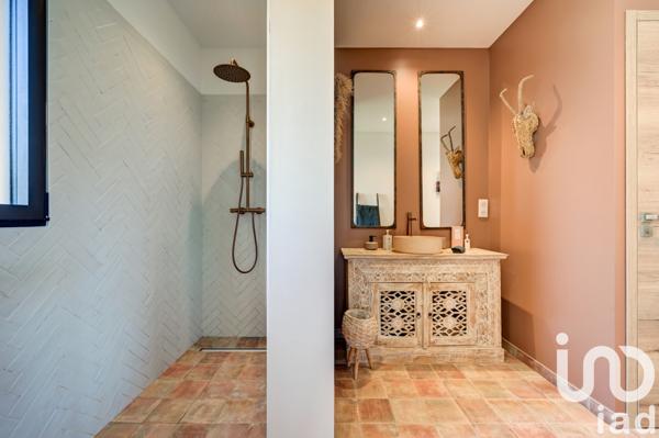 Maison à vendre 8 pièces 288 m² Le Castellet