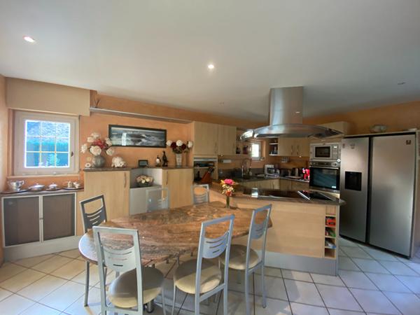 A VENDRE MAISON PROCHE DINAN // 4 CHAMBRES//VIE DE PLAIN PIED // PROCHE TOUS COMMERCES