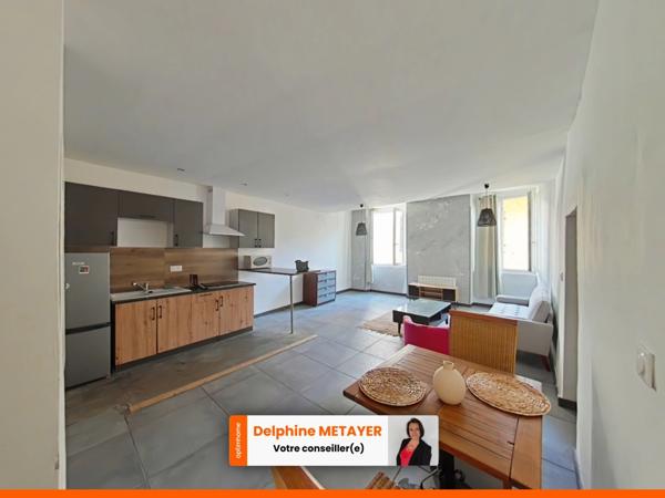 Lumineux T2 rénové en plein cœur d’Aups – Charme et confort au rendez-vous !