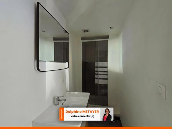 Lumineux T2 rénové en plein cœur d’Aups – Charme et confort au rendez-vous !