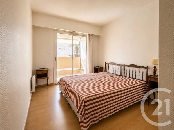 Appartement F3 à vendre  3 pièces - 71,20 m 2   LE CANNET  - 06