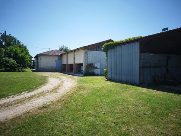 Ancienne ferme et ses dépendances avec 16ha Grisolles