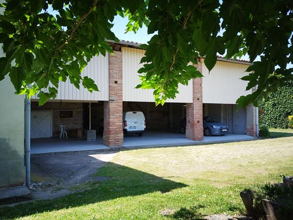 Ancienne ferme et ses dépendances avec 16ha Grisolles
