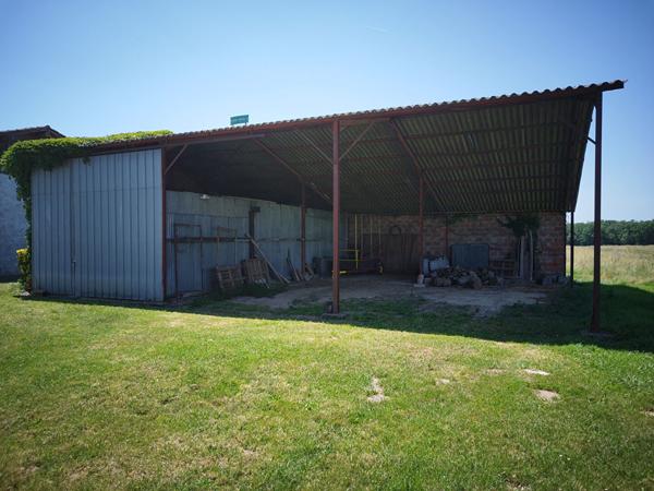 Ancienne ferme et ses dépendances avec 16ha Grisolles
