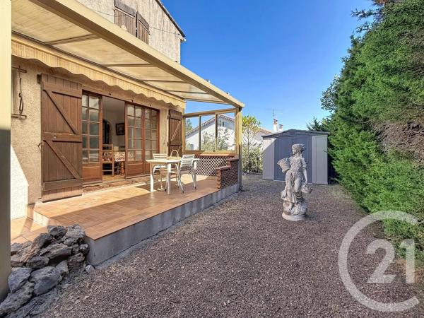 Maison à vendre  4 pièces - 94,29 m 2   ST RAPHAEL  - 83