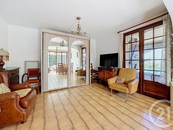 Maison à vendre  4 pièces - 94,29 m 2   ST RAPHAEL  - 83