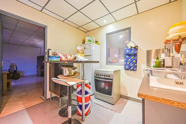 ENTREPOT + BUREAUX 340 M² EN ZAC