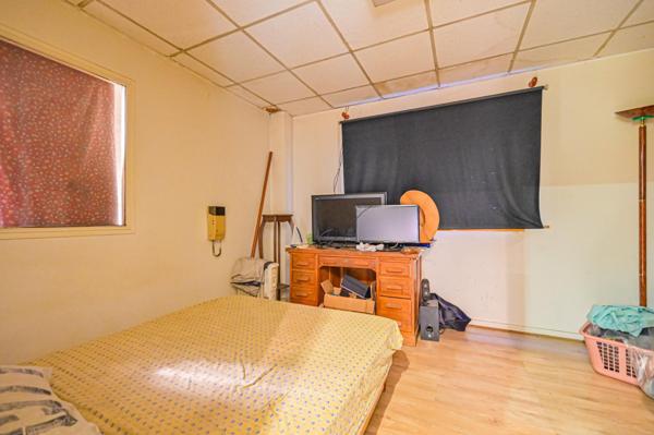 ENTREPOT + BUREAUX 340 M² EN ZAC