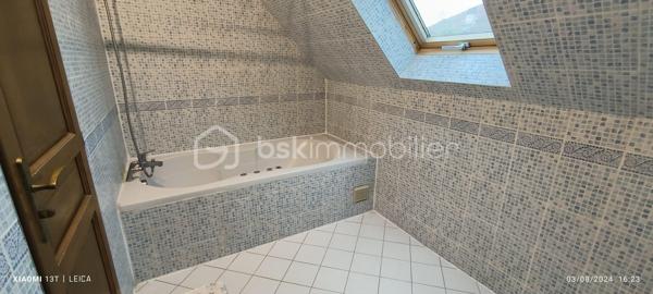 Située à Gagny, à deux pas du Parc Courbet, venez découvrir cette belle maison familiale offrant 105 m² habitables et 193 m² de surface utile, édifiée sur un terrain arboré de 557m².
Elle se compose de deux niveaux (RDC + étage) ainsi que d’un sous-sol total de 80 m² comprenant :
Une grande pièce avec fenêtre pouvant faire office d'une 5 é chambres supplémentaire ou bureau
Une buanderie
Un grand garage accueillir deux véhicules
Au rez-de-chaussée vous trouverez :
Une entrée avec placards intégrés
Un beau séjour traversant, baigné de lumière, avec baie vitrée ouvrant sur une agréable terrasse et un jardin ensoleillé
Une magnifique cheminée en pierre avec insert apportant chaleur et convivialité
Une cuisine indépendante, aménagée et équipée
Deux belles chambres, dont une avec accès direct au jardin
Une Salle de bain
Un WC indépendant
À l’étage :
Deux grandes chambres lumineuses avec rangements sur mesure
Une seconde salle de bains spacieuse avec WC intégré.
La propriété dispose de deux jardins arborés, à l’avant et à l’arrière, agrémentés de nombreux arbres fruitiers et de magnifiques rosiers.
Un véritable écrin de verdure, idéal pour profiter d’un environnement calme et agréable.
La maison est accessible par une longue allée permettant plusieurs stationnements supplémentaires.
Récemment rafraîchie et entièrement isolée par l’intérieur, elle bénéficie d’un DPE classé D, optimisé par la présence de la cheminée pour une consommation énergétique maîtrisée.
Situation idéale:
✔ Proche de toutes commodités (écoles, commerces, transports) :
✔ Tramway T4 
✔  Metro 15 grand paris
✔ Bus à 3 minutes
✔ RER E – Gare de Gagny et Chenay Gagny
✔ Metro ligne 11 à Rosny 2
✔ Future Ligne 16 du Grand Paris Express
Les + du bien:
✔ Maison non mitoyenne
✔ Exposition Sud
✔ Deux jardins arborés
✔ Nombreuses places de stationnement
✔ Sous-sol total de 80 m²
✔ Cheminée avec insert
✔ Environnement résidentiel recherché

Un bien rare sur le secteur, idéal pour une famille en quête d’espace, de calme et de proximité avec les transports.