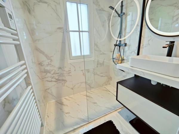 T6 lumineux, rénovée avec goût, piscine