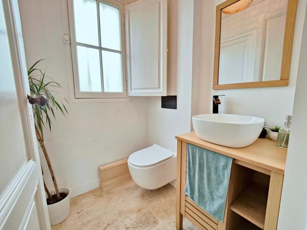 T6 lumineux, rénovée avec goût, piscine