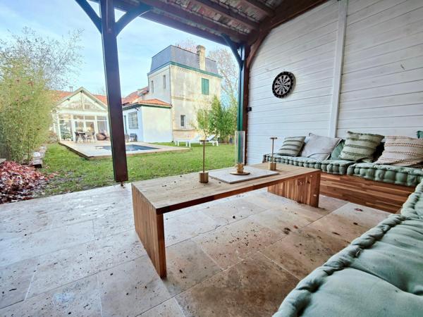 T6 lumineux, rénovée avec goût, piscine