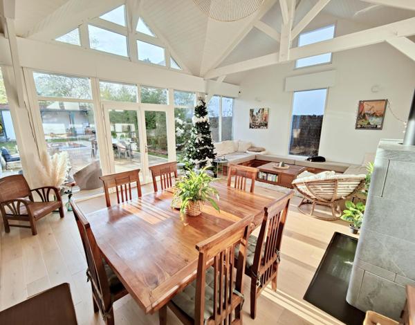 T6 lumineux, rénovée avec goût, piscine