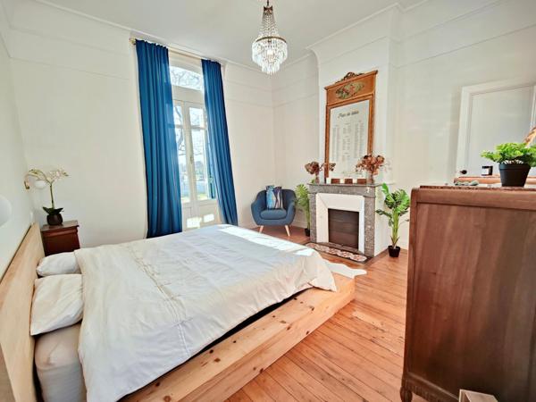 T6 lumineux, rénovée avec goût, piscine