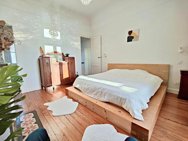 T6 lumineux, rénovée avec goût, piscine