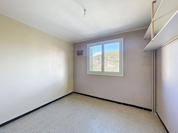 Appartement Manosque 3 pièces, balcon et cave